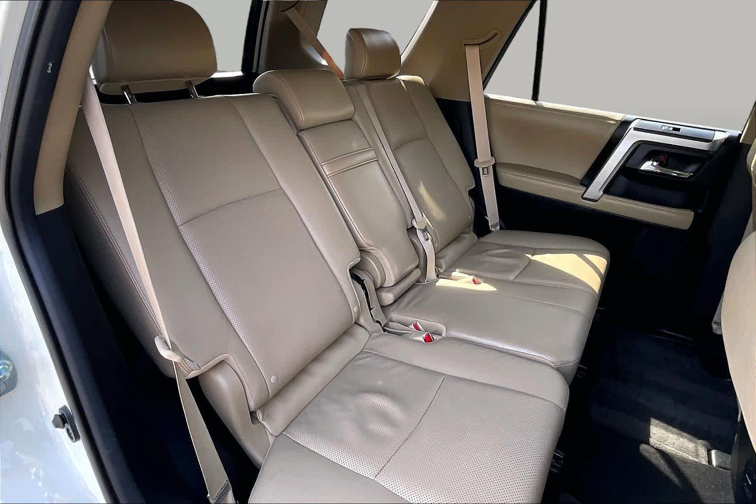 Used 2015 Toyota 4Runner Limited AWD/4WD image 18
