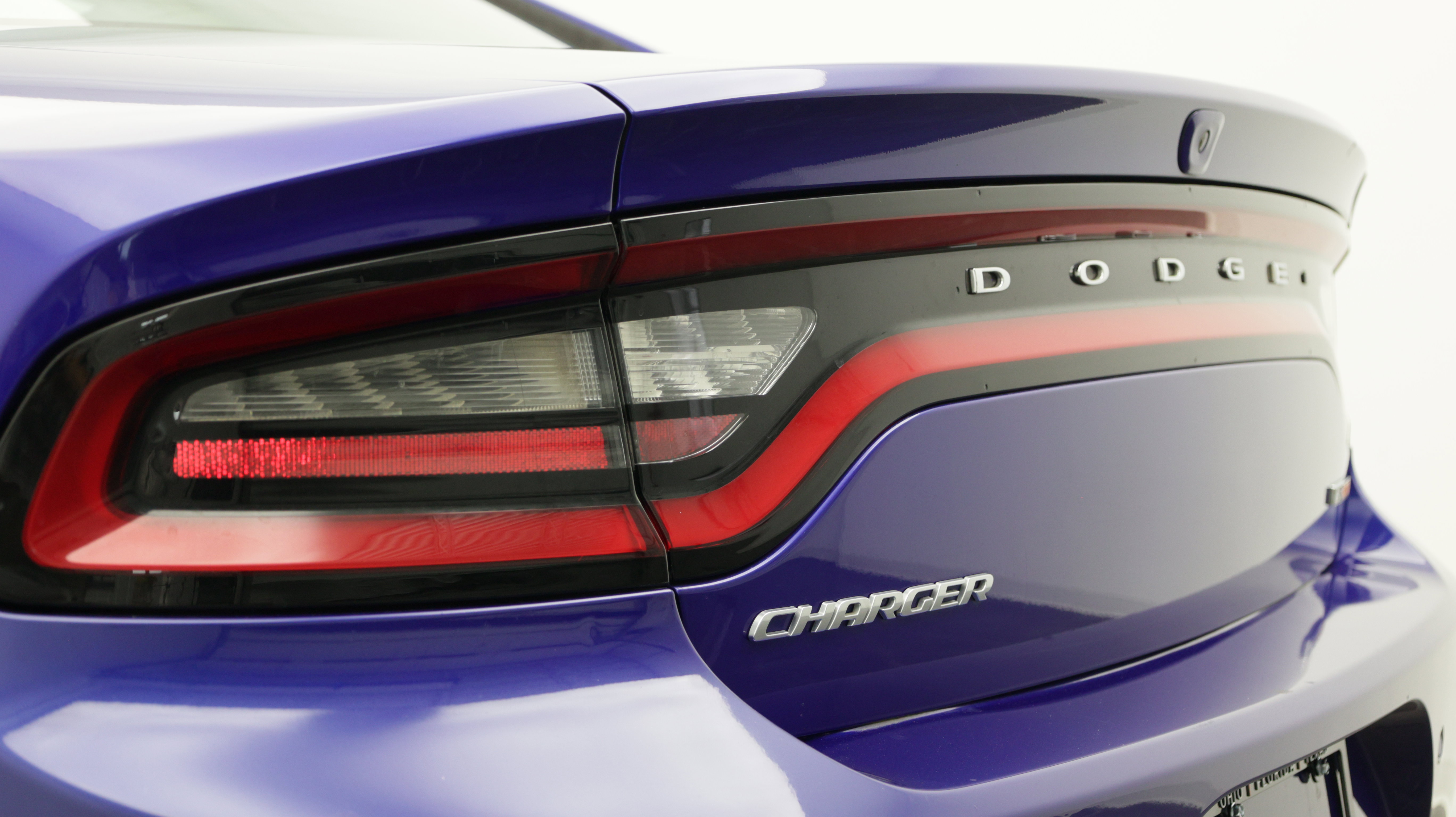 Used 2020 Dodge Charger SXT w/ Leather Interior Group RWD image 14