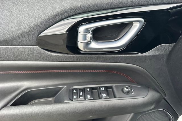 Used 2024 Jeep Compass Trailhawk image 11