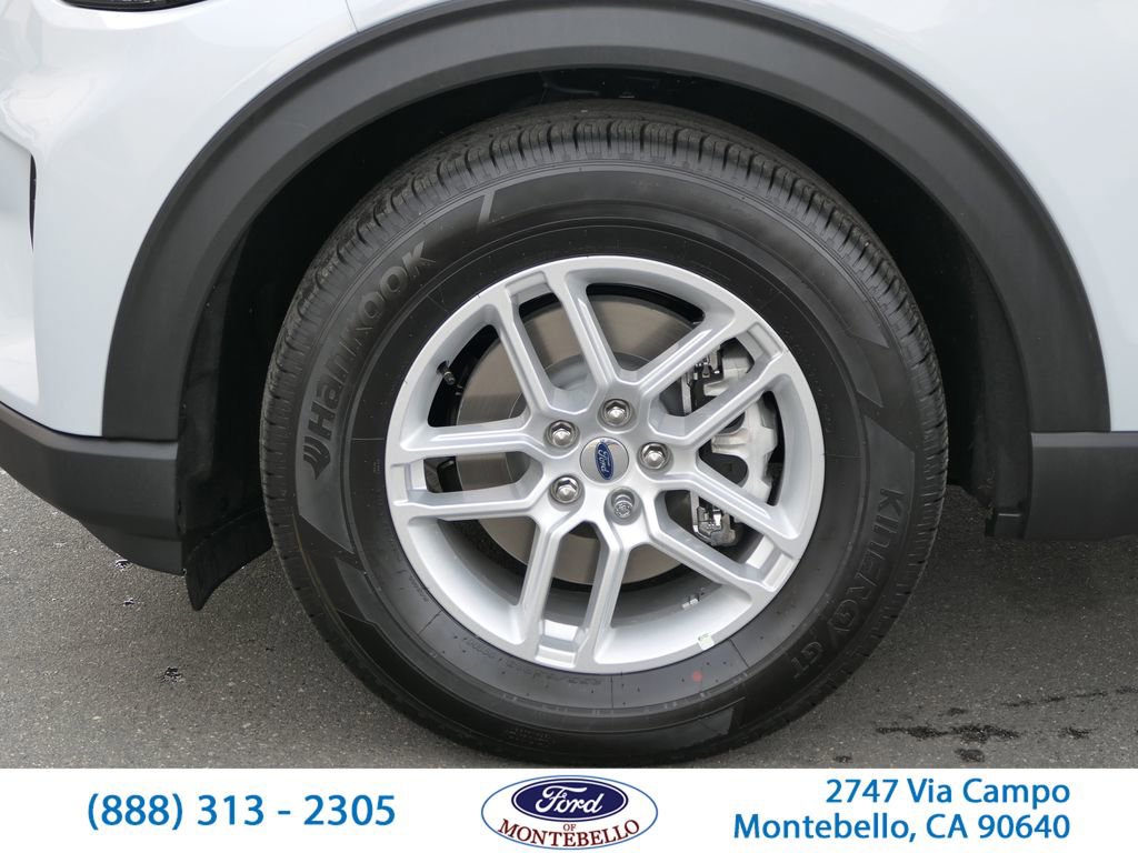 Used 2026 Ford Explorer Active image 11