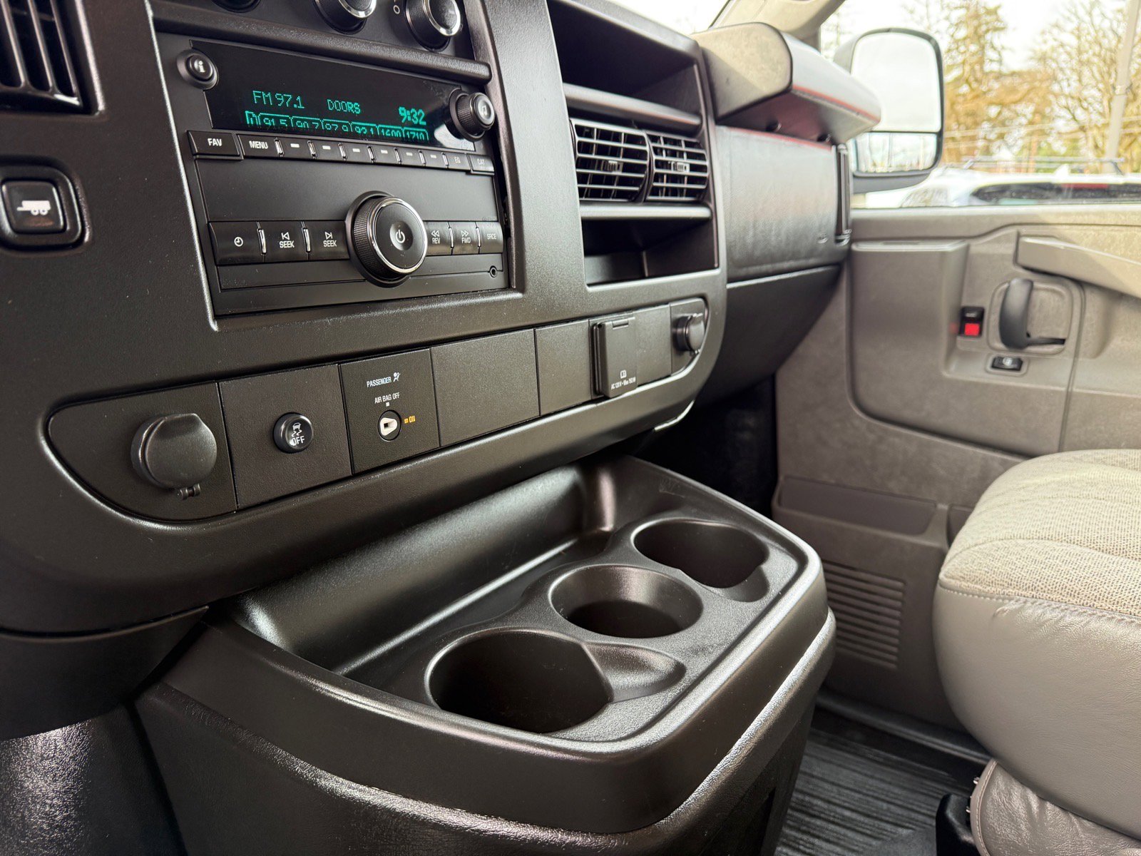 Used 2023 GMC Savana 2500 image 24