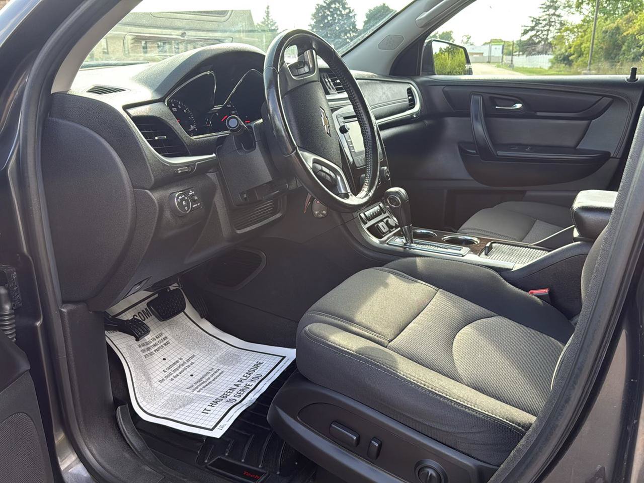 Used 2015 Chevrolet Traverse LT AWD/4WD image 14