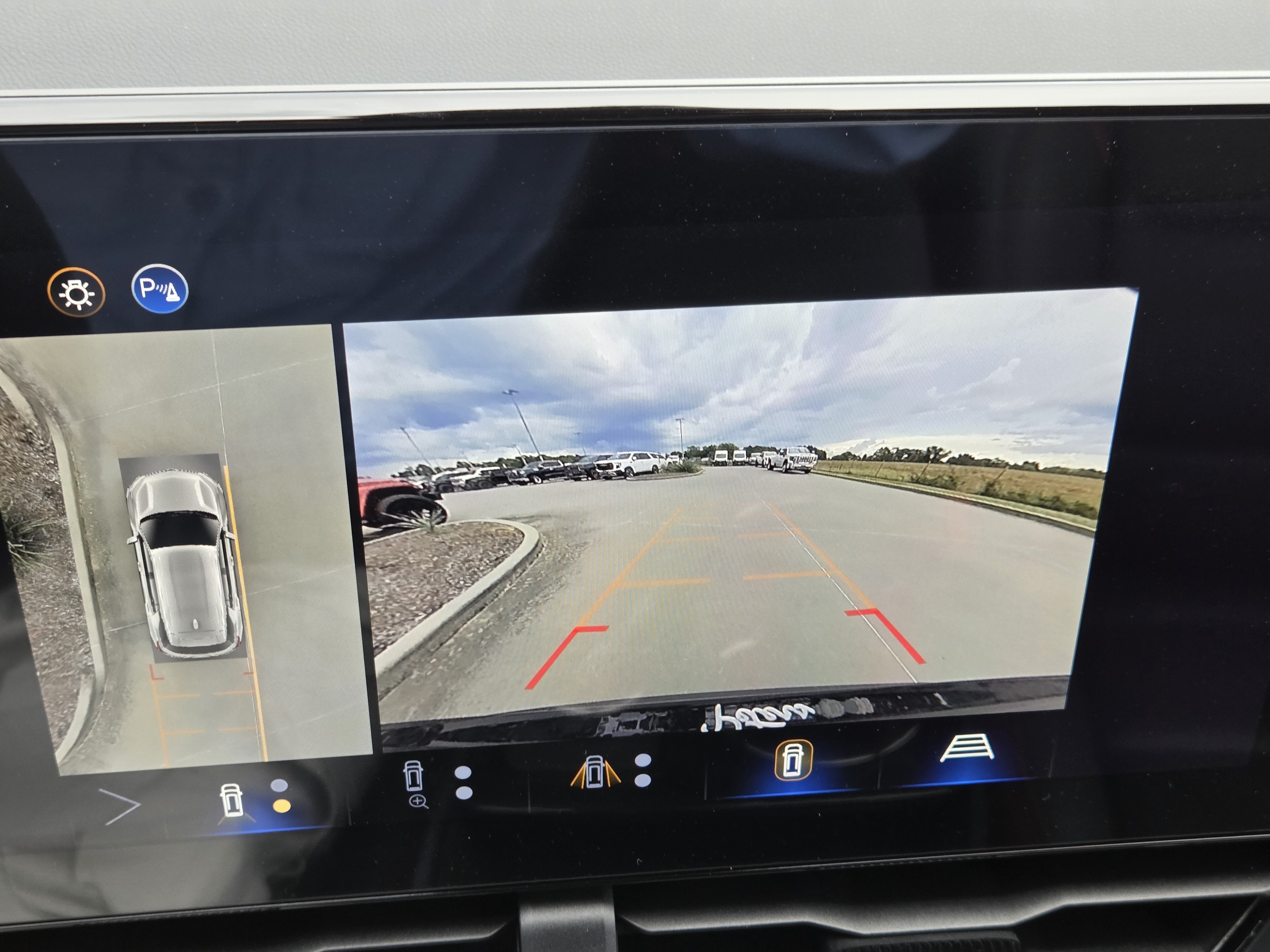 New 2026 Chevrolet Equinox RS w/ Convenience Package III FWD image 13