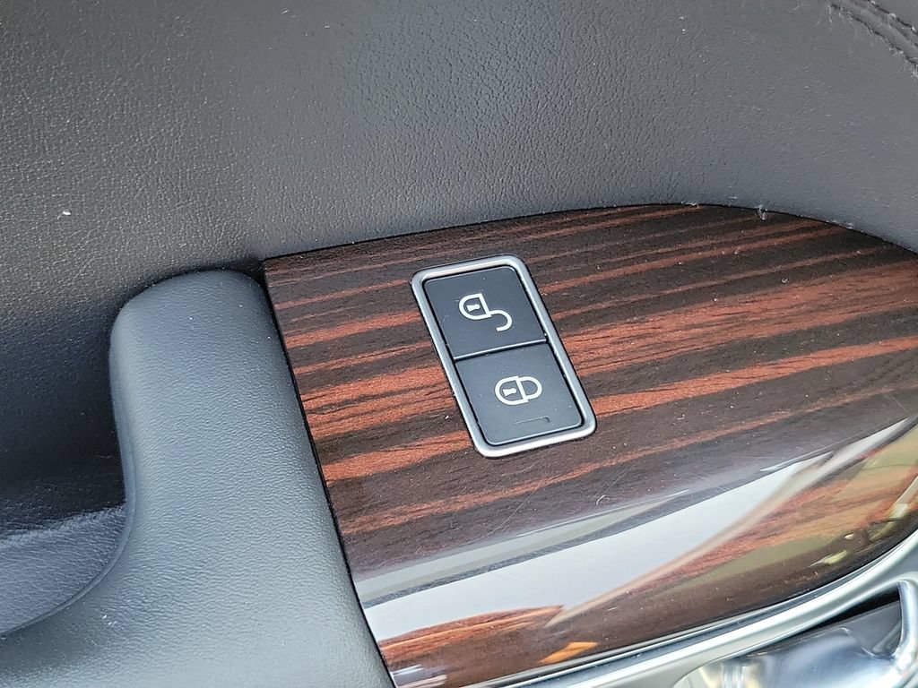 Used 2016 Land Rover Range Rover Supercharged AWD/4WD image 16