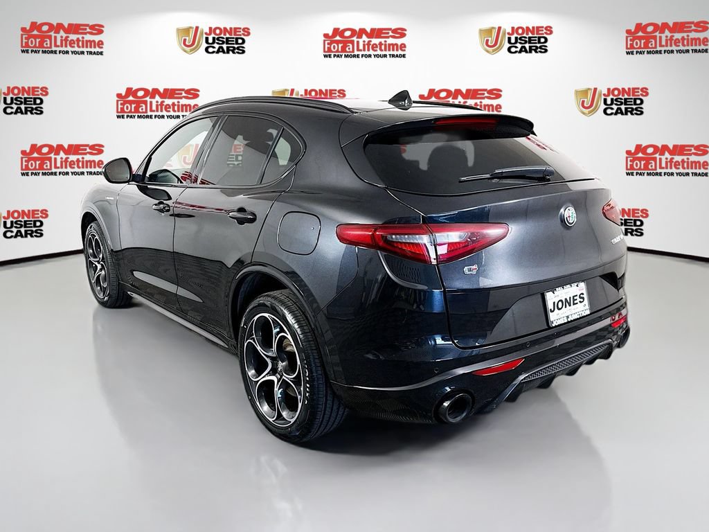 Used 2023 Alfa Romeo Stelvio Veloce AWD/4WD image 2