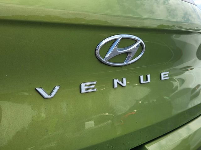 Used 2021 Hyundai Venue SEL FWD image 11