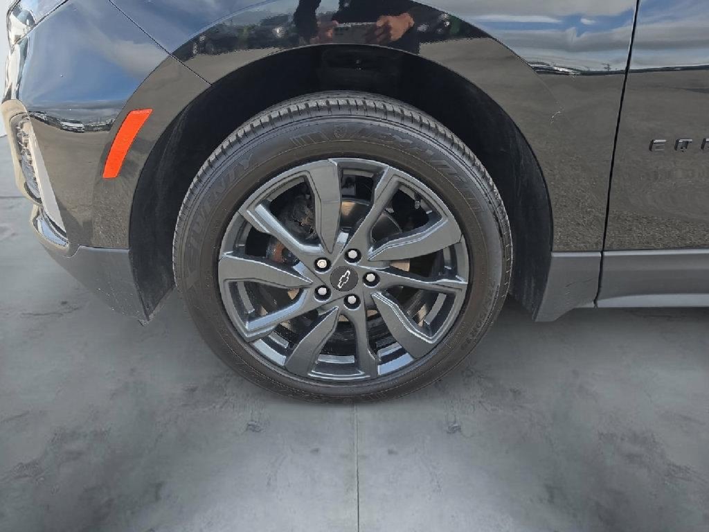 Used 2023 Chevrolet Equinox RS FWD image 14