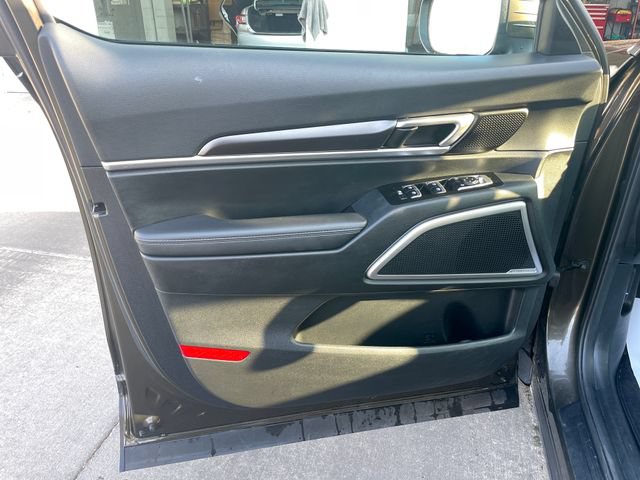 Used 2025 Kia Telluride S FWD image 11