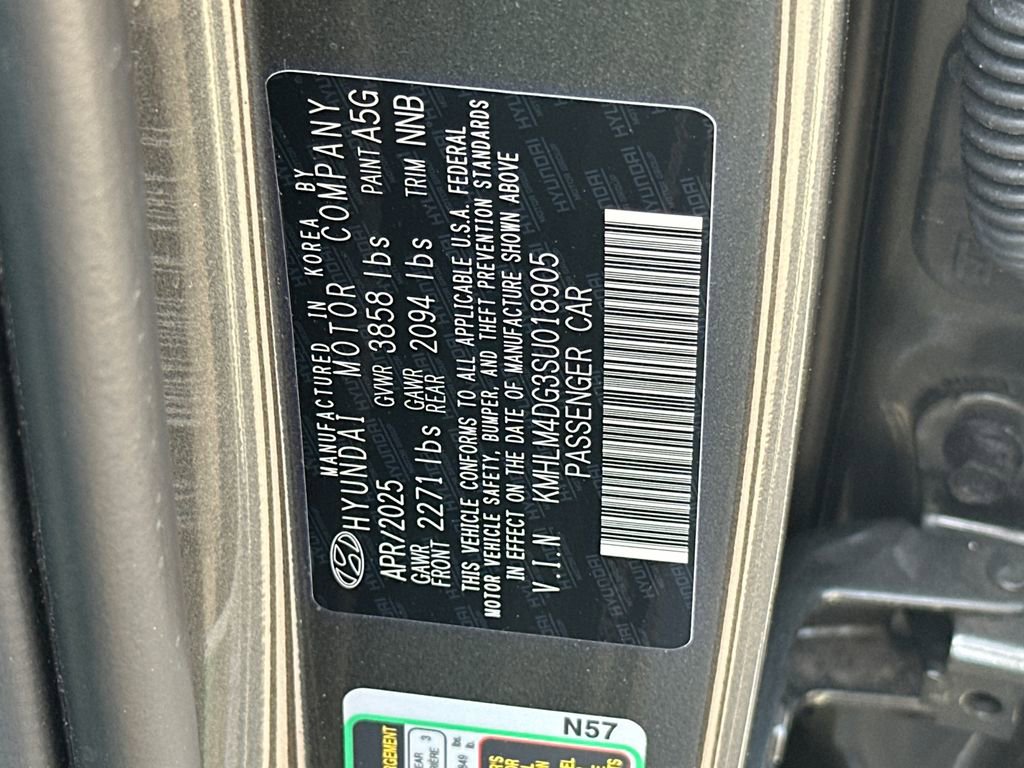 Used 2025 Hyundai Elantra Sport image 35