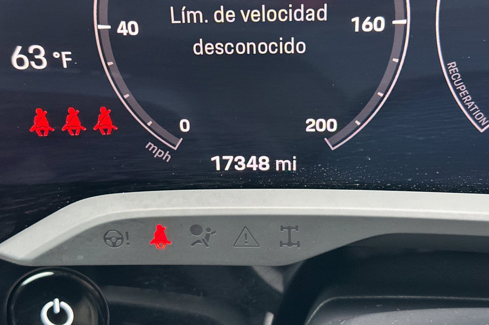 Used 2023 Porsche Taycan image 25