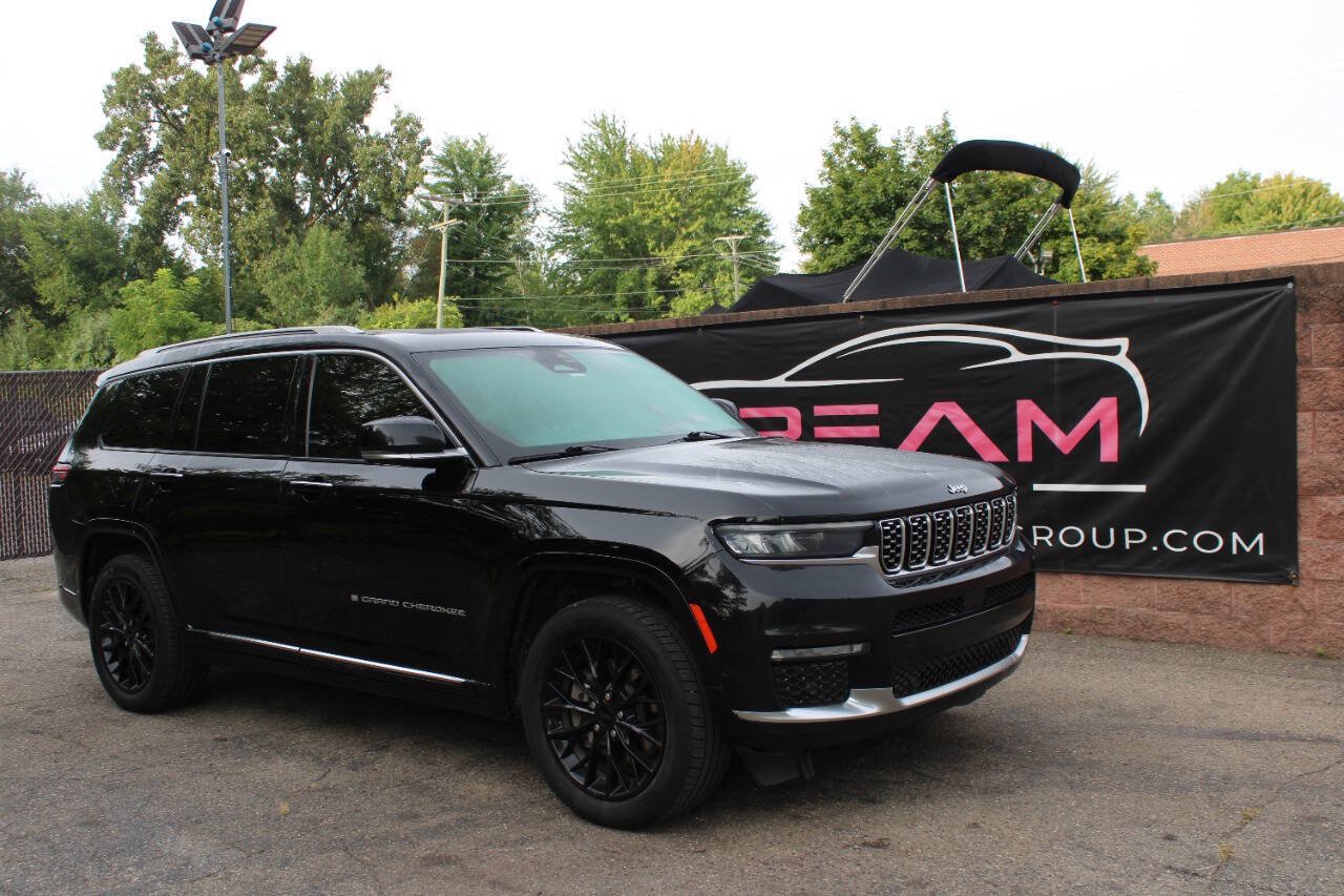 Used 2021 Jeep Grand Cherokee L Summit w/ Advanced Protech Group IV AWD/4WD image 4