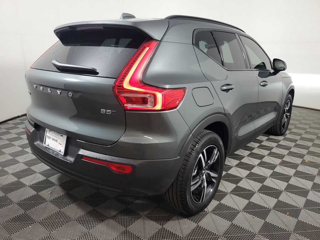Certified 2026 Volvo XC40 B5 Core AWD/4WD image 8