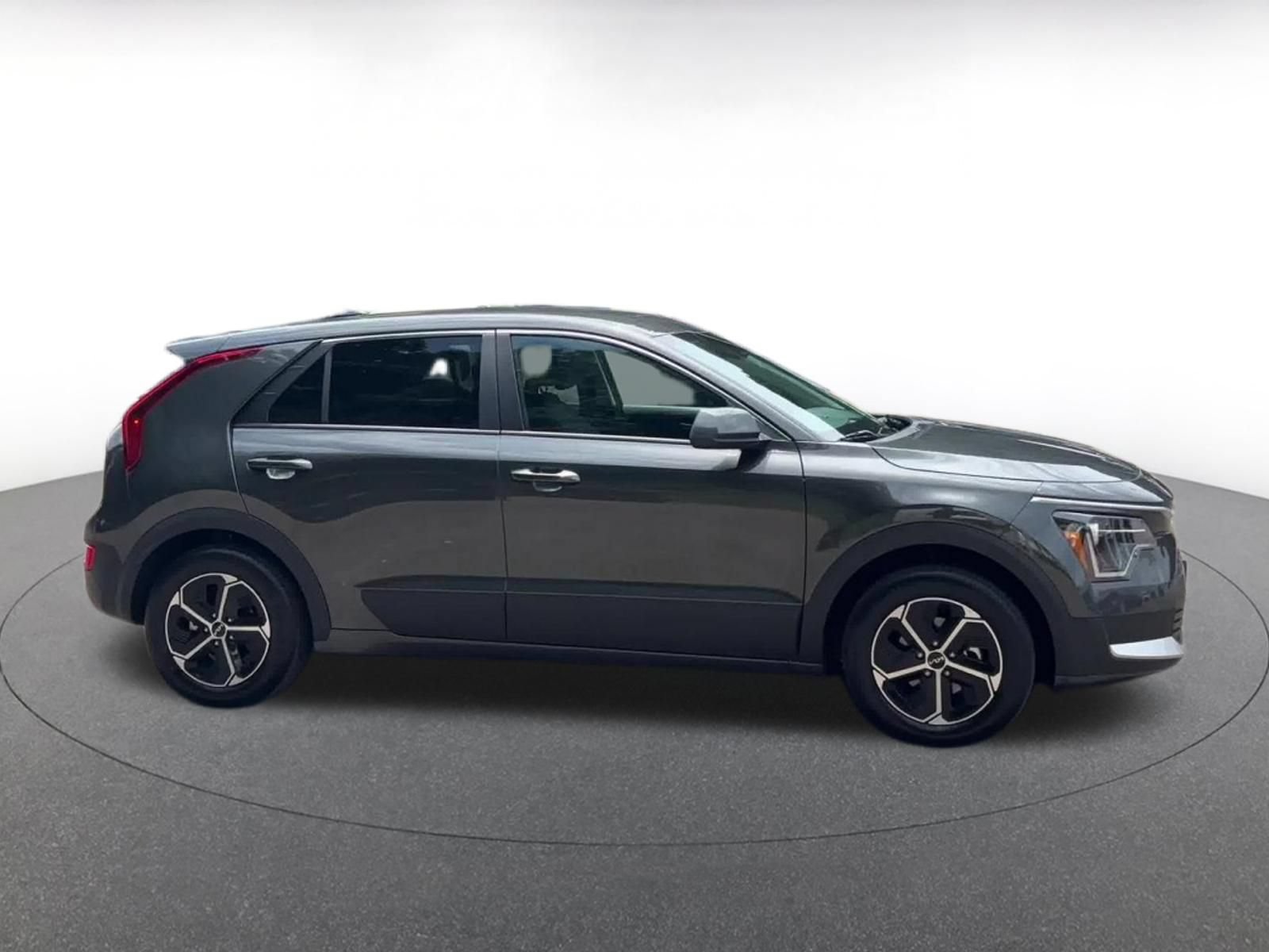 Used 2026 Kia Niro LX FWD image 16
