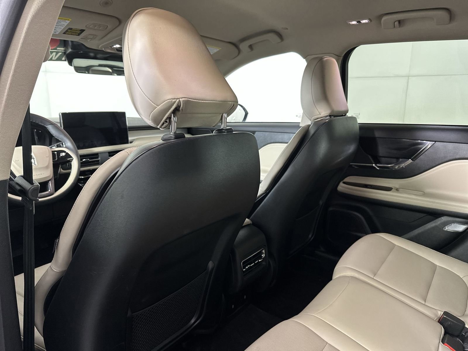 Used 2025 Lincoln Corsair FWD w/ Equipment Group 101A image 28