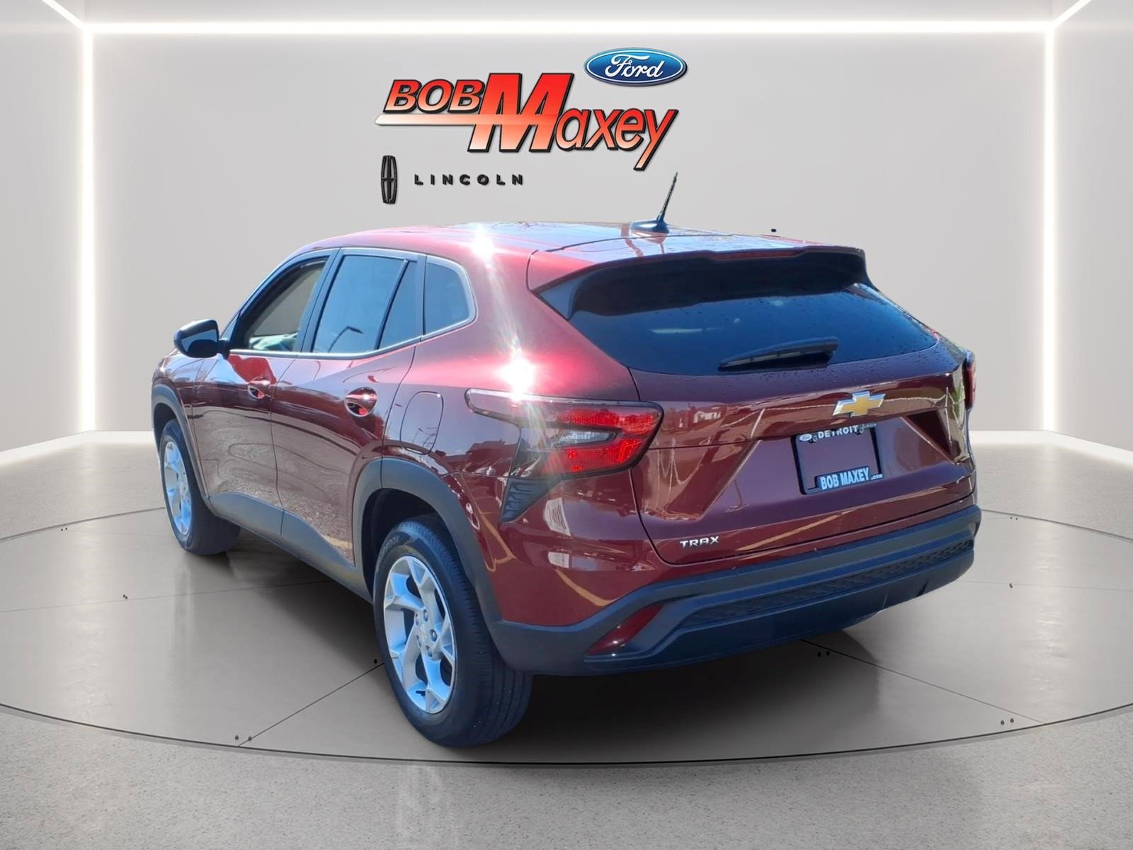 Used 2024 Chevrolet Trax LS w/ LS Convenience Package FWD image 6