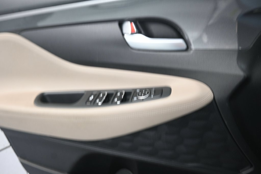 Used 2021 Hyundai Santa Fe SEL w/ Convenience Package FWD image 16