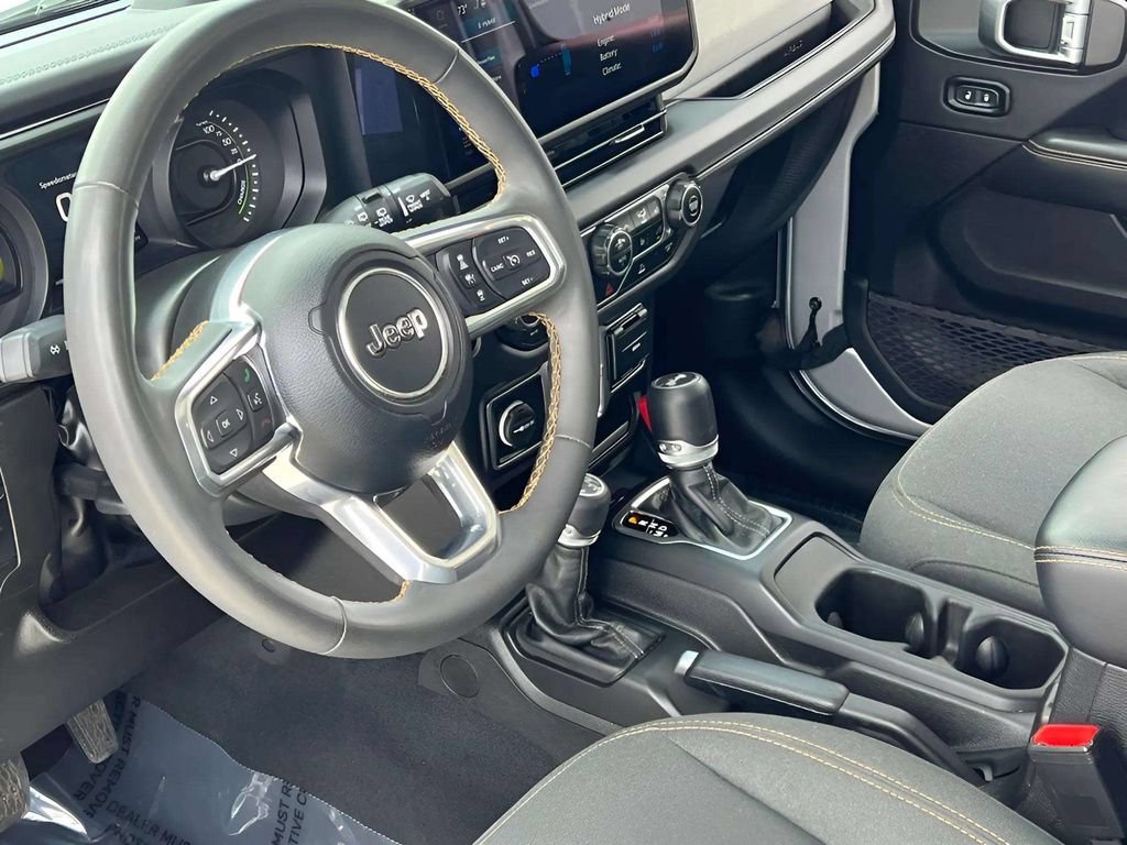 Used 2024 Jeep Wrangler Unlimited Sahara AWD/4WD image 17
