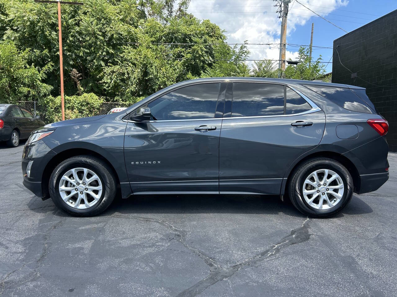Used 2018 Chevrolet Equinox LT image 3