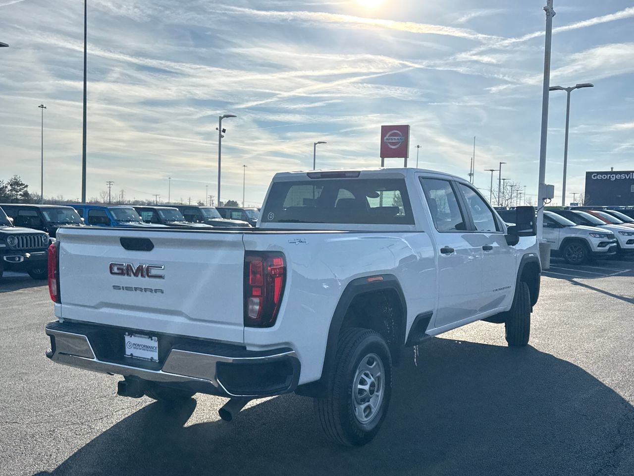 Used 2024 GMC Sierra 2500 Pro w/ Convenience Package image 3