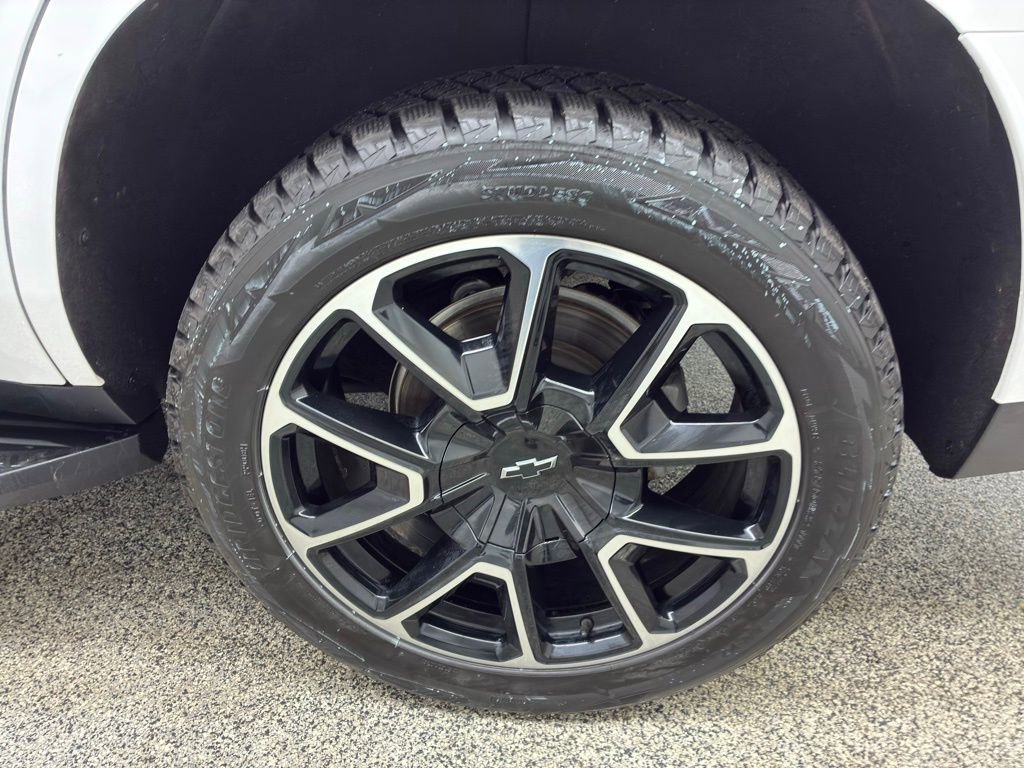 Used 2021 Chevrolet Tahoe RST w/ Luxury Package AWD/4WD image 12