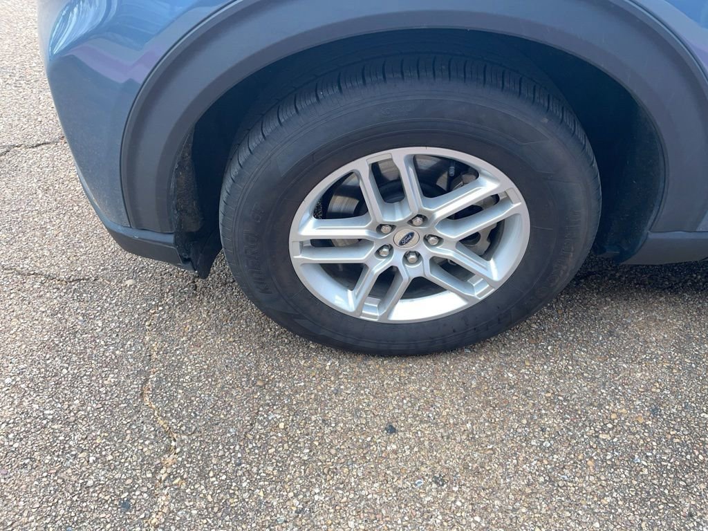 Used 2025 Ford Explorer Active w/ Active Comfort Package image 3