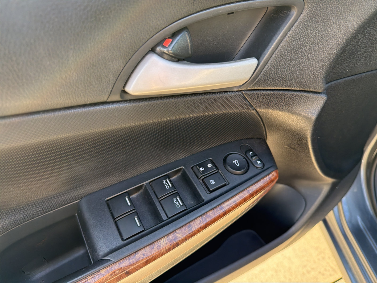 Used 2012 Honda Accord EX image 9