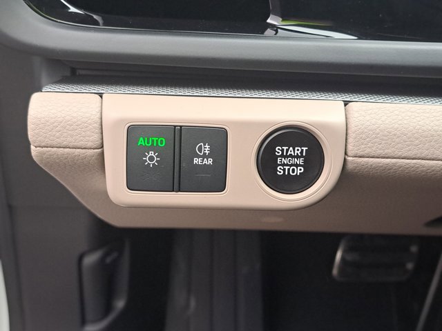 Certified 2025 Porsche Panamera 4 image 27