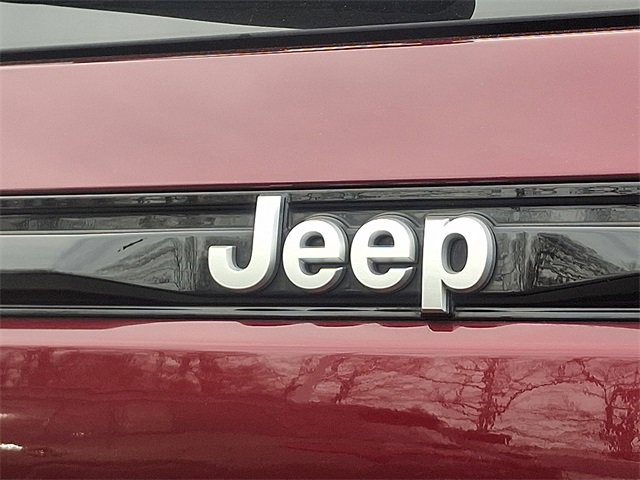 Used 2025 Jeep Grand Cherokee Limited image 31