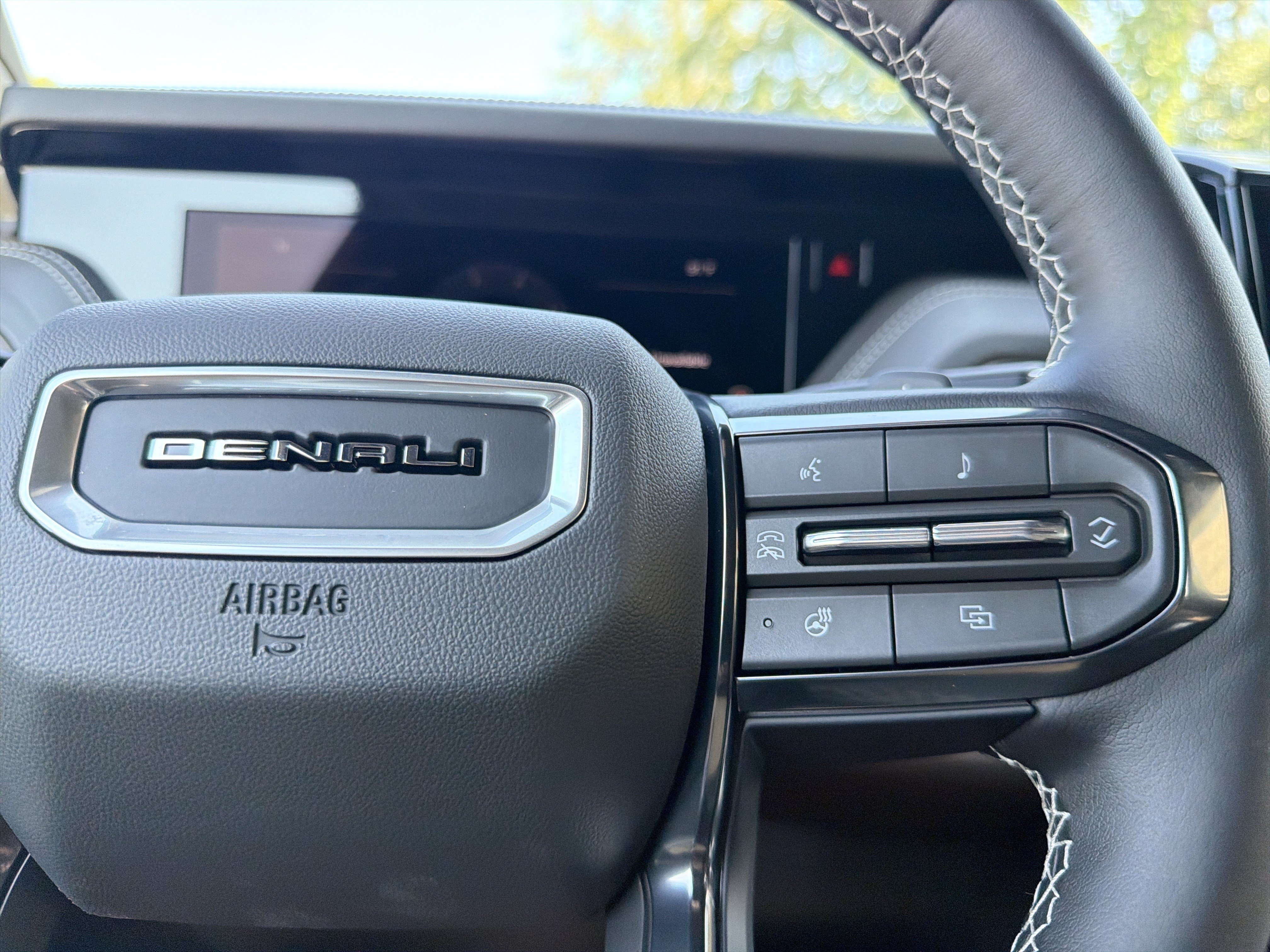 New 2026 GMC Yukon XL Denali Ultimate AWD/4WD image 31