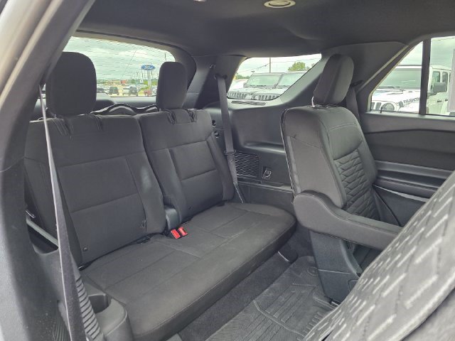Used 2020 Ford Explorer XLT w/ Comfort Package AWD/4WD image 17