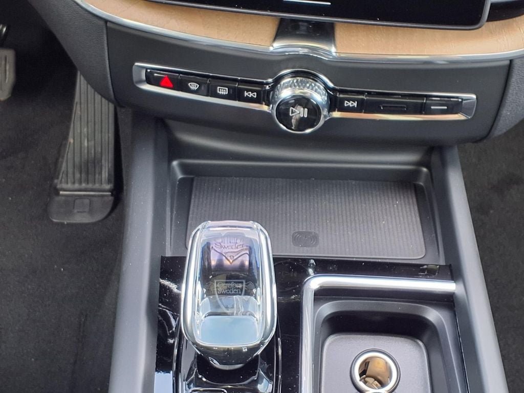 New 2026 Volvo XC60 B5 Core w/ Climate Package AWD/4WD image 18