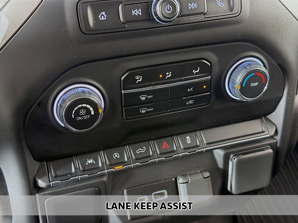 Used 2022 Chevrolet Silverado 1500 Custom AWD/4WD image 3