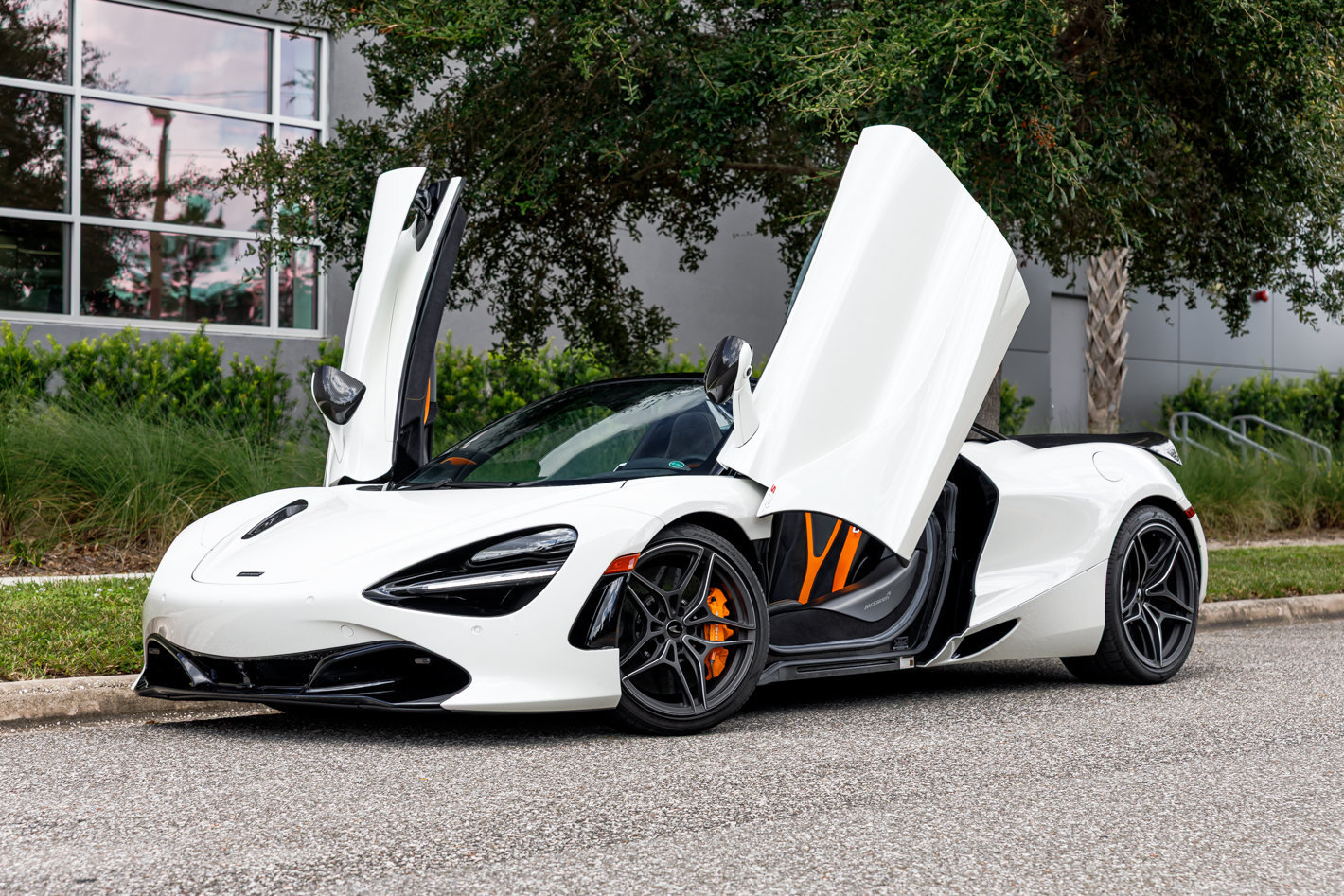 Used 2020 McLaren 720S Performance RWD image 45