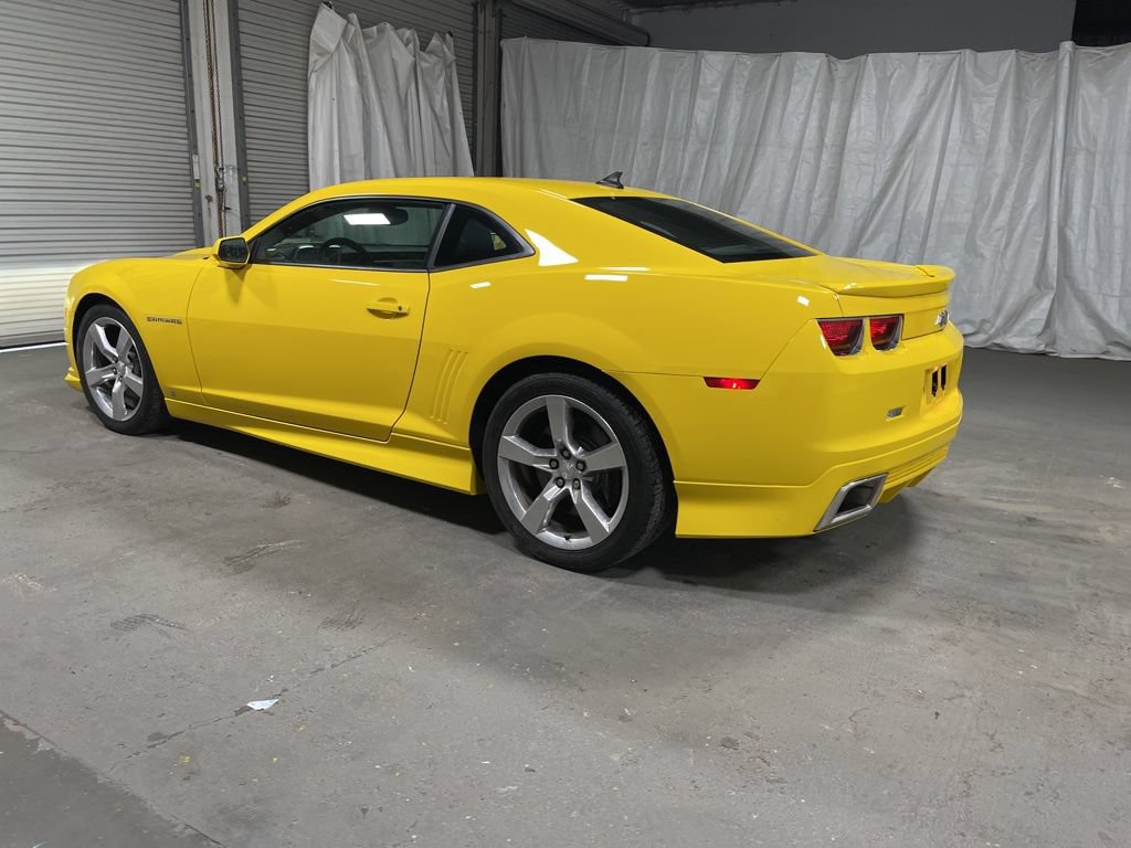 Used 2010 Chevrolet Camaro SS w/ LPO, Ground Effects Package RWD image 5
