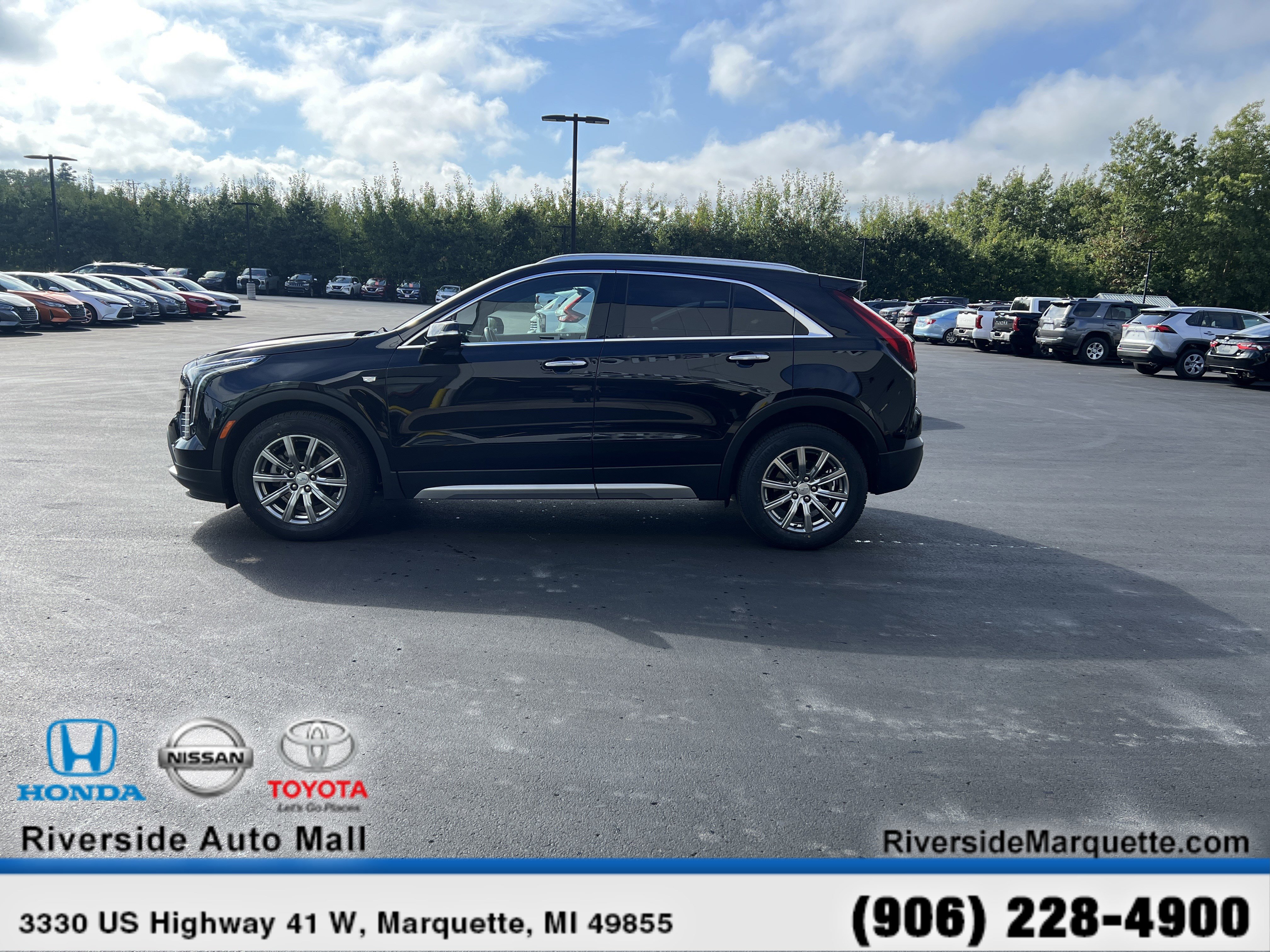 Used 2021 Cadillac XT4 Premium Luxury image 4
