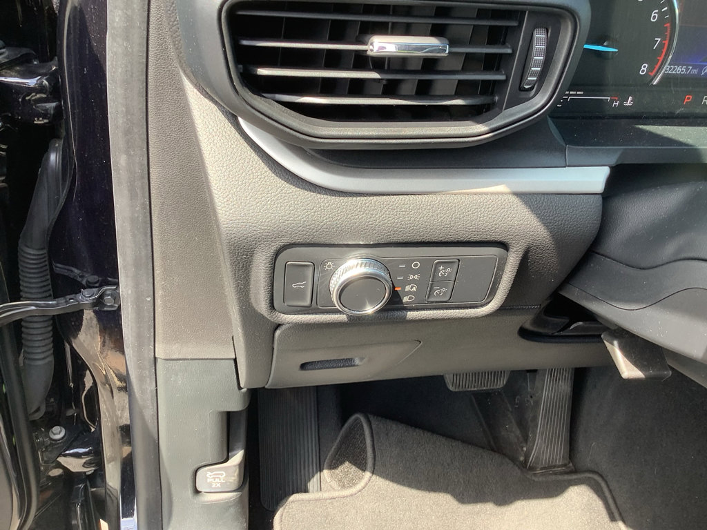 Used 2022 Ford Explorer XLT image 13