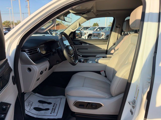 Used 2024 Jeep Wagoneer Series III w/ Premium Group I AWD/4WD image 14
