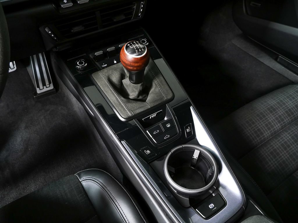 Certified 2025 Porsche 911 Carrera RWD image 19