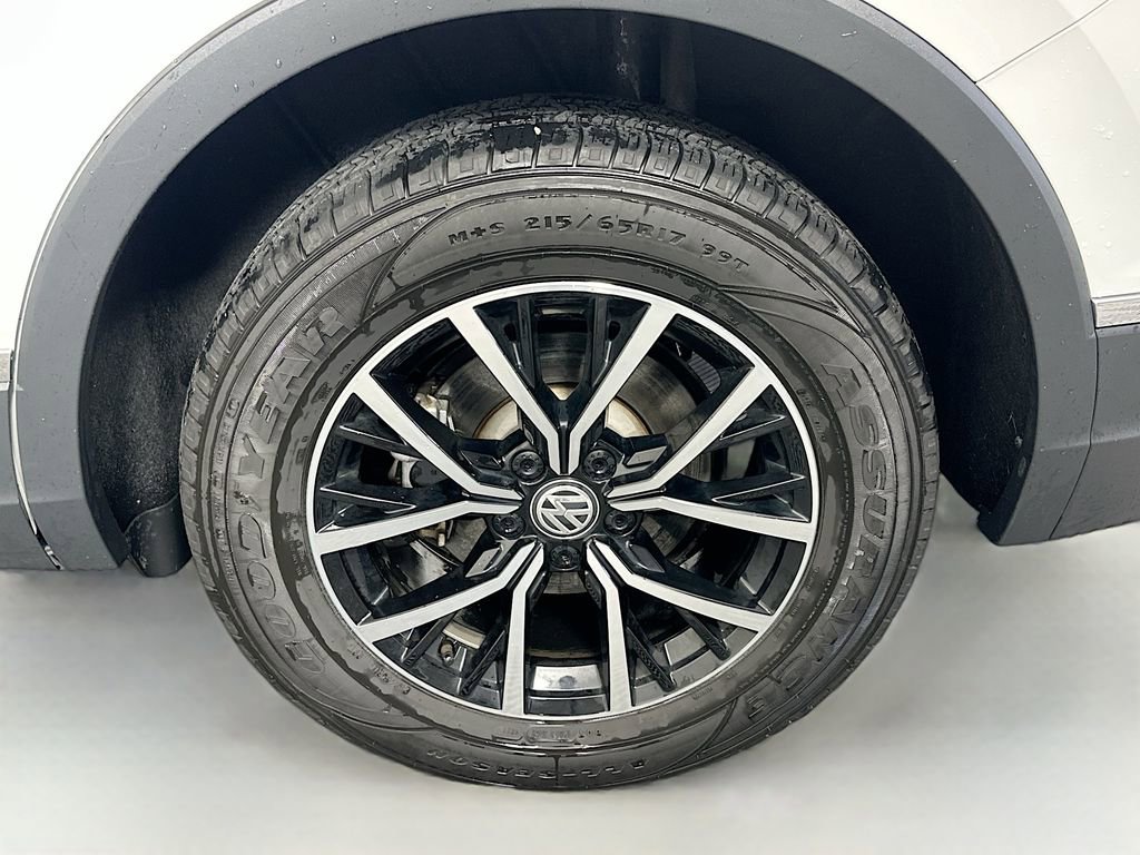 Used 2021 Volkswagen Tiguan SE image 30