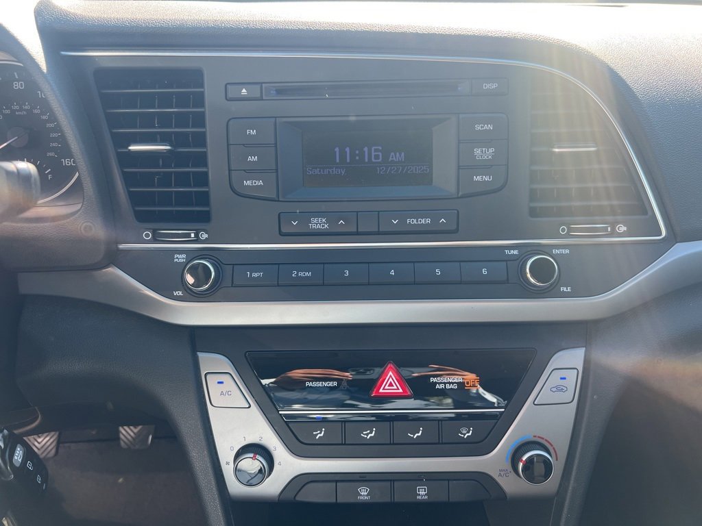 Used 2018 Hyundai Elantra SE image 28