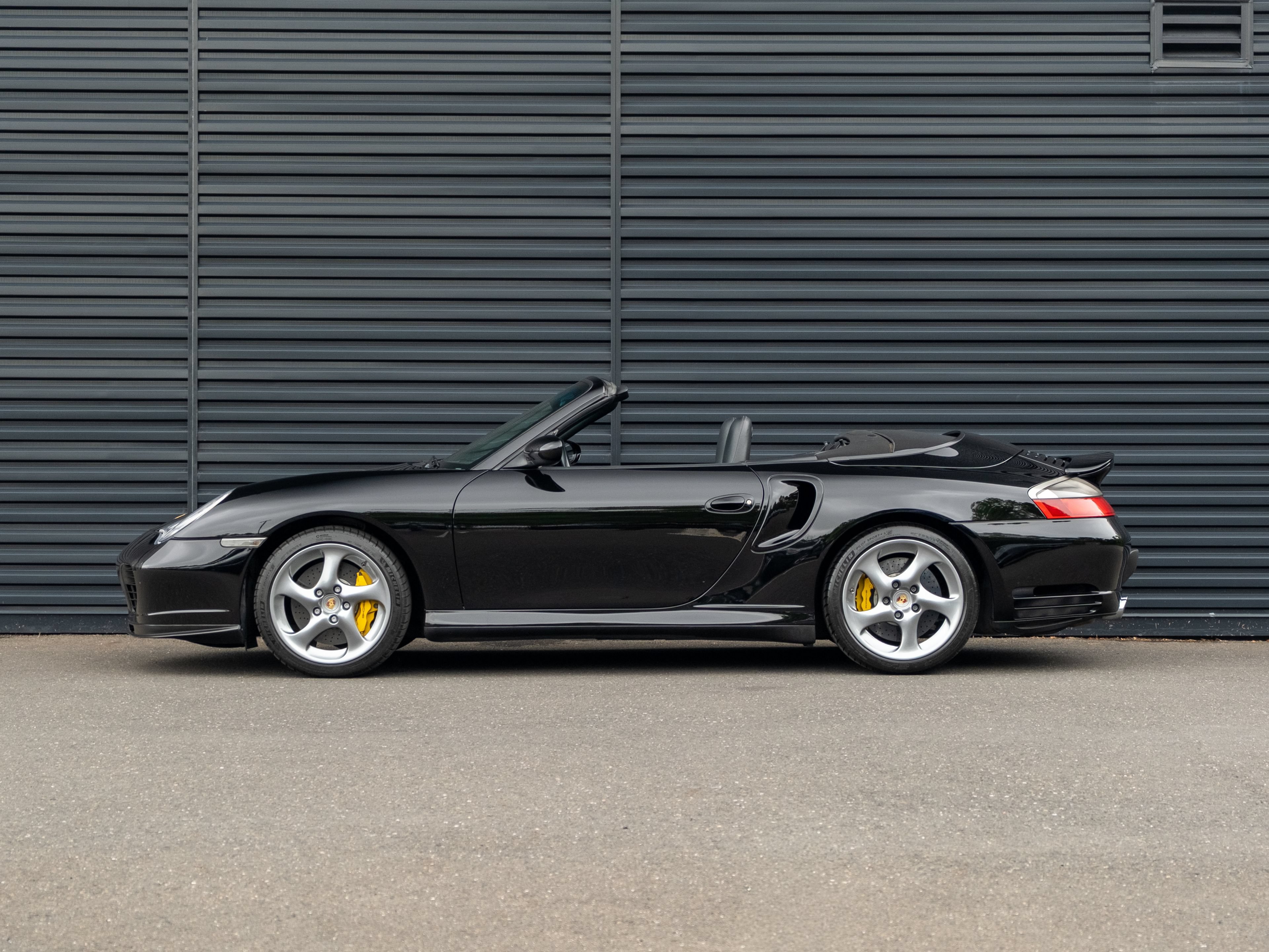Used 2005 Porsche 911 Turbo AWD/4WD image 2