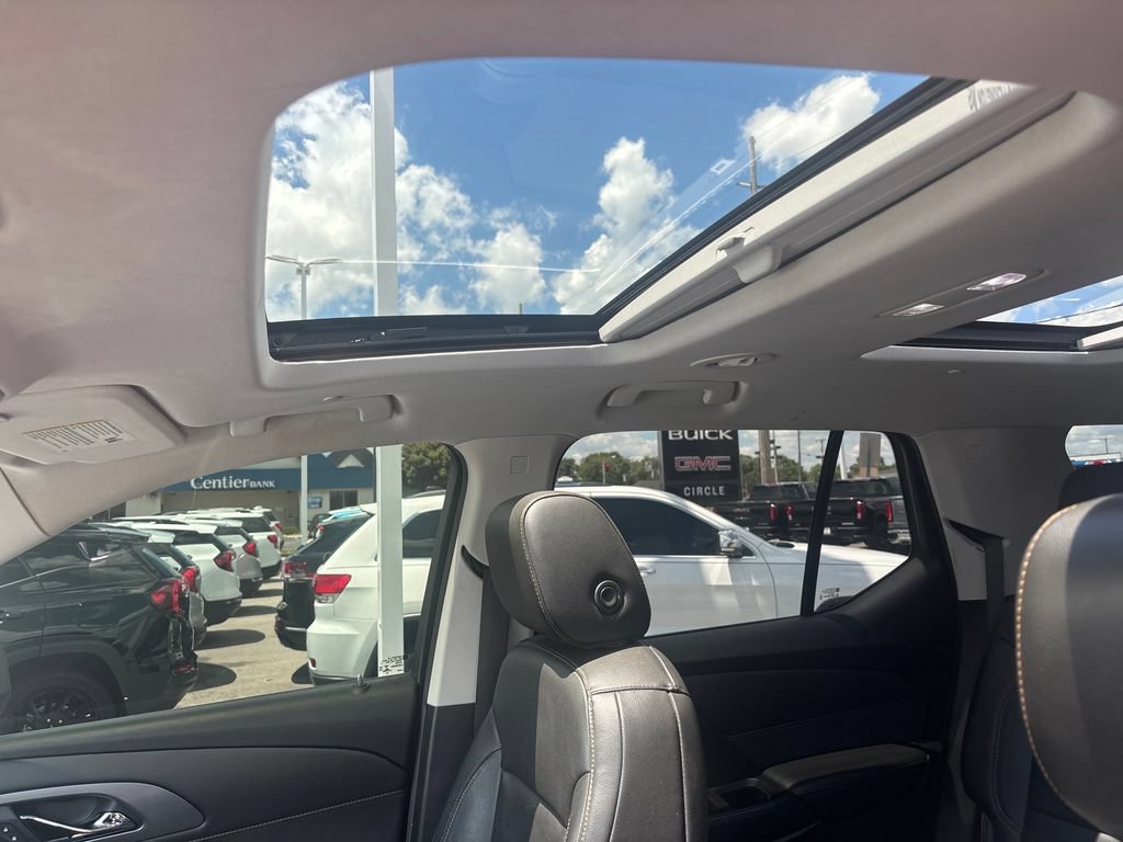 Used 2021 Chevrolet Traverse Premier w/ Redline Edition AWD/4WD image 28