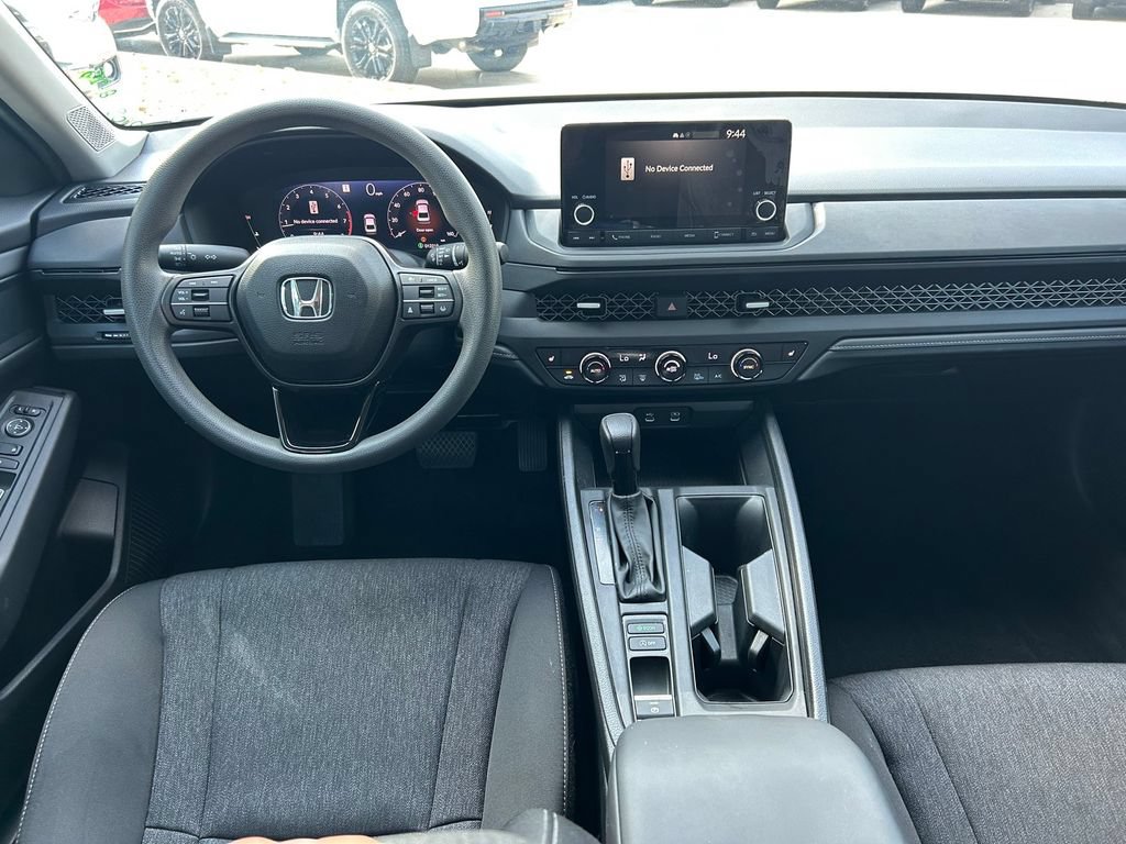 Used 2025 Honda Accord SE image 17