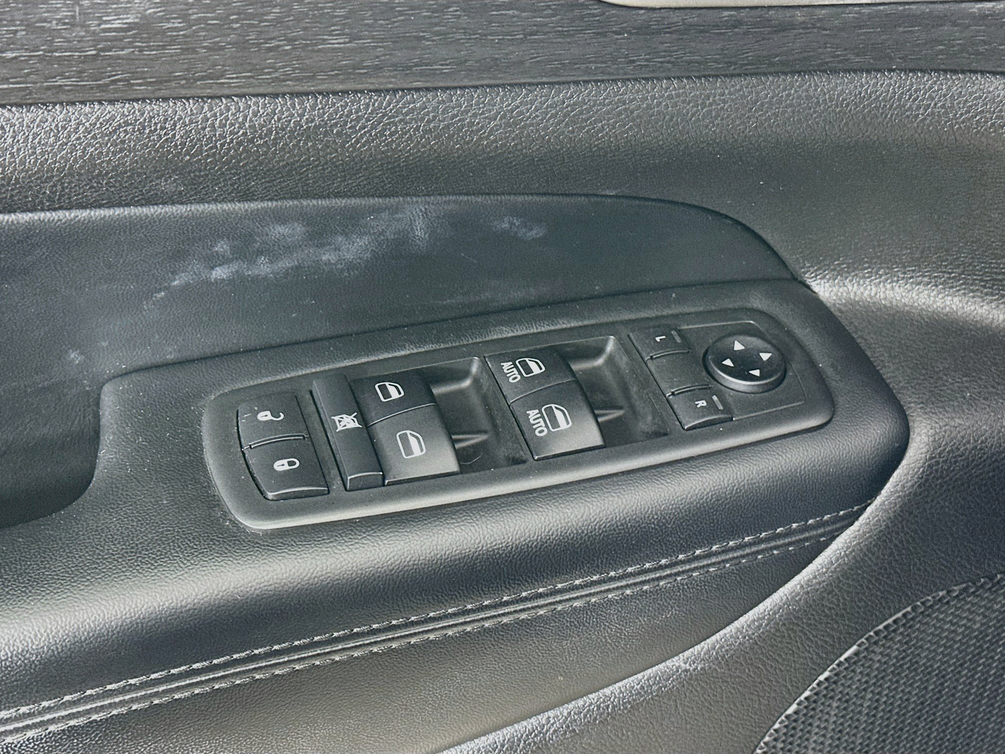 Used 2018 Jeep Grand Cherokee Altitude AWD/4WD image 22