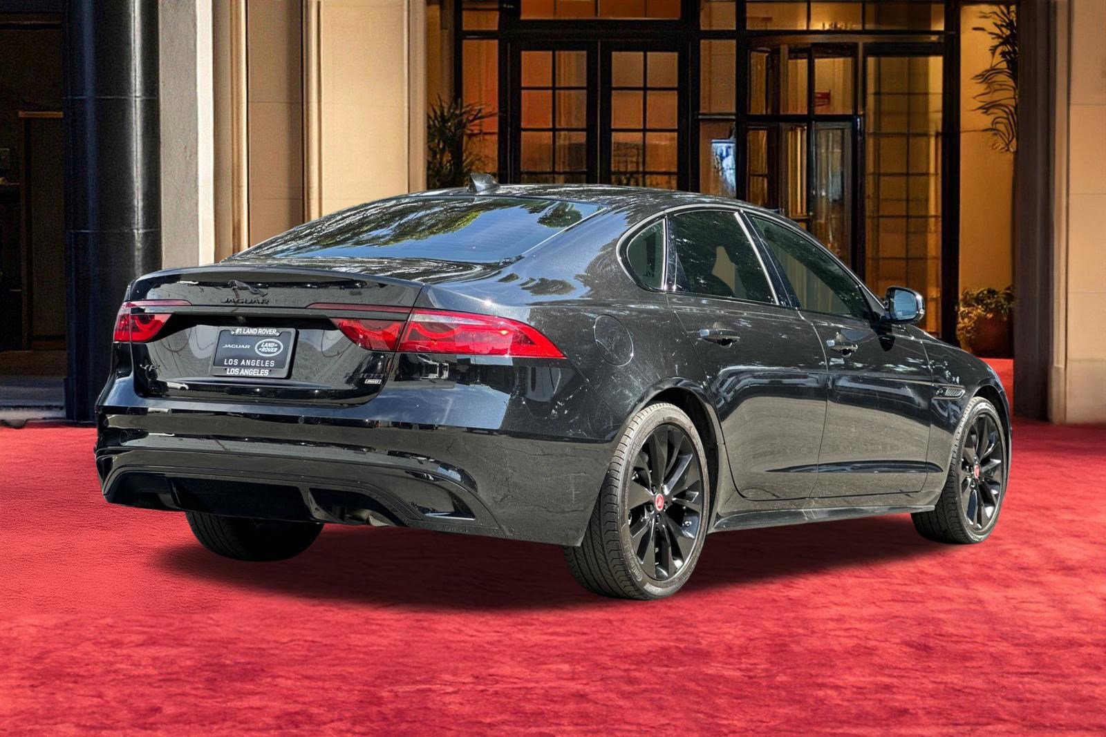 Used 2022 Jaguar XF R-Dynamic SE image 10