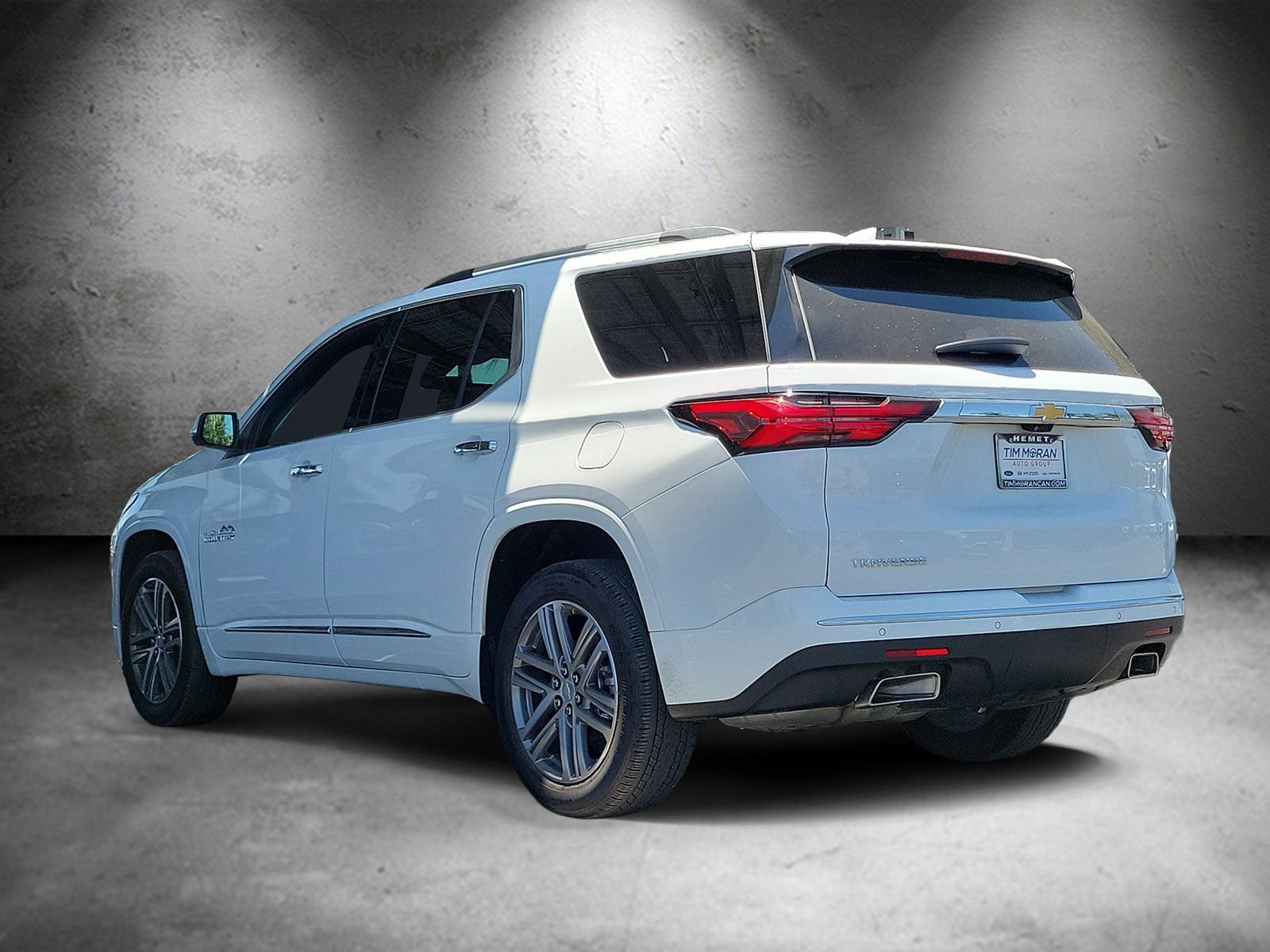 Used 2023 Chevrolet Traverse High Country FWD image 4