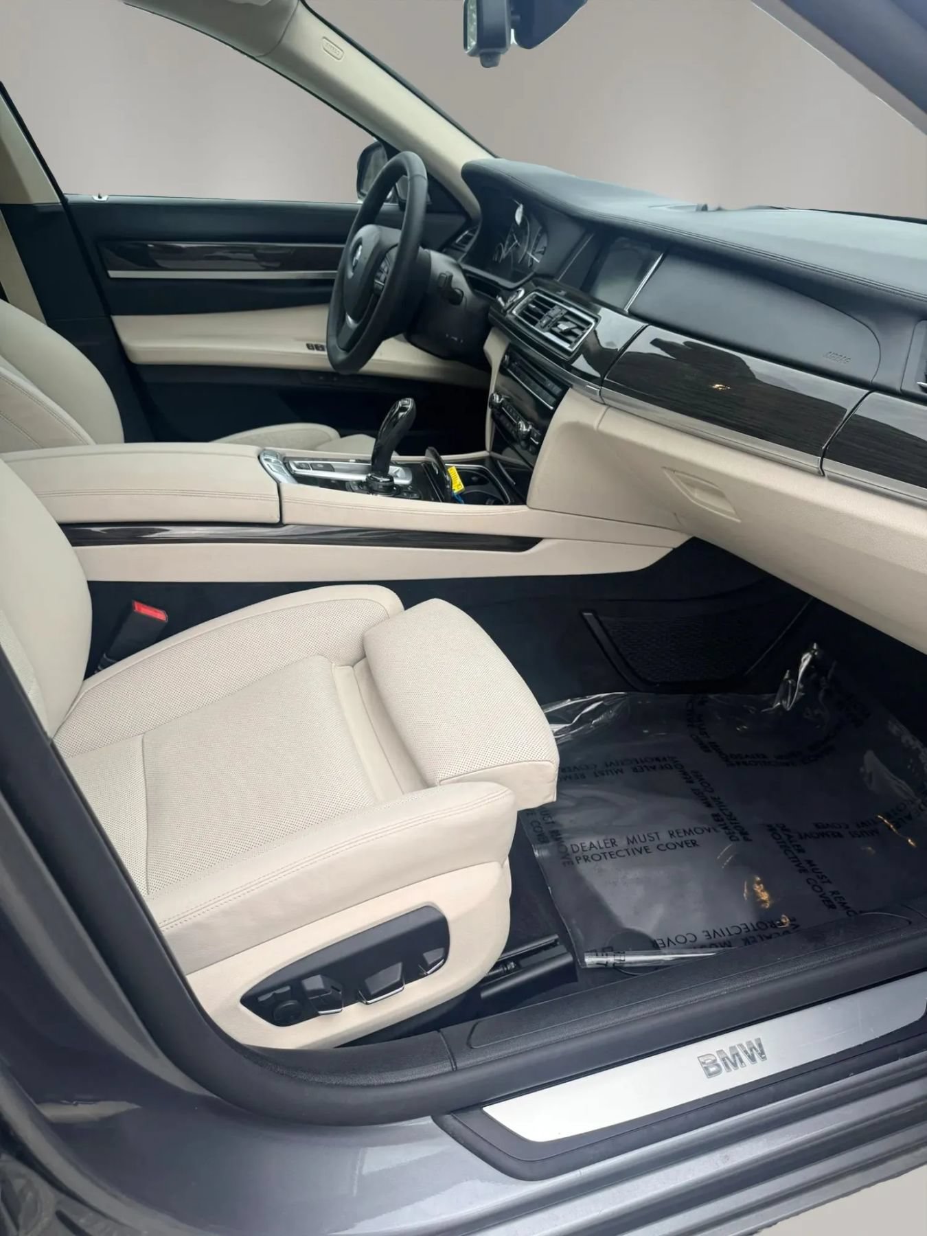Used 2013 BMW 750Li RWD image 25