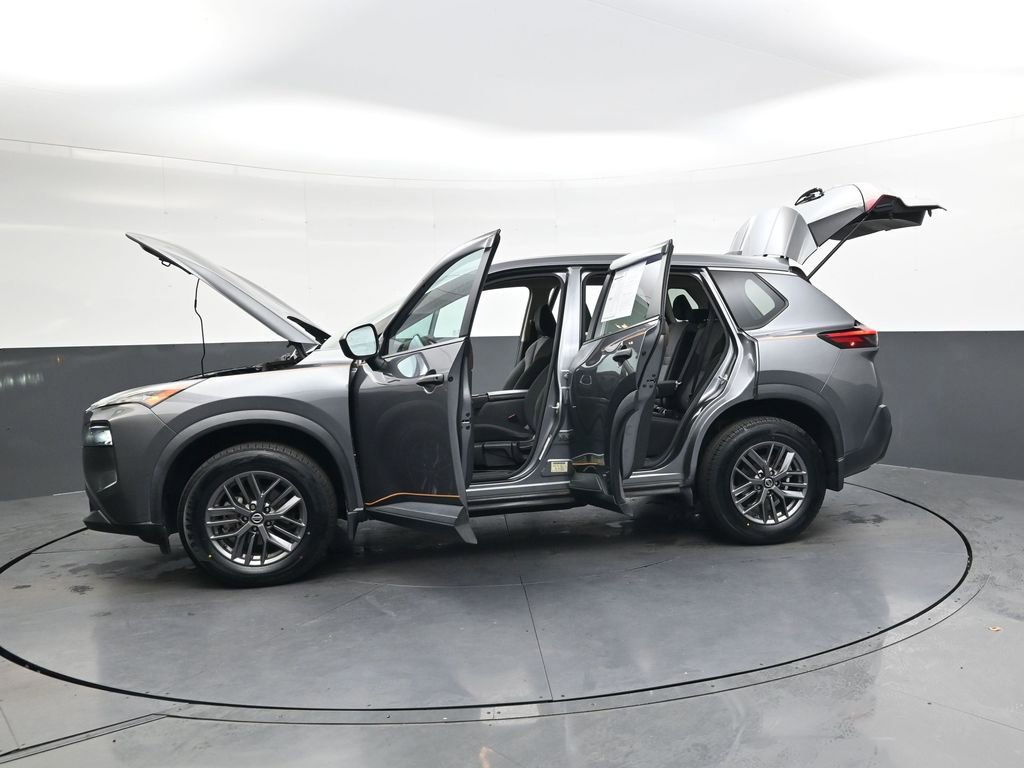 Used 2021 Nissan Rogue S image 44