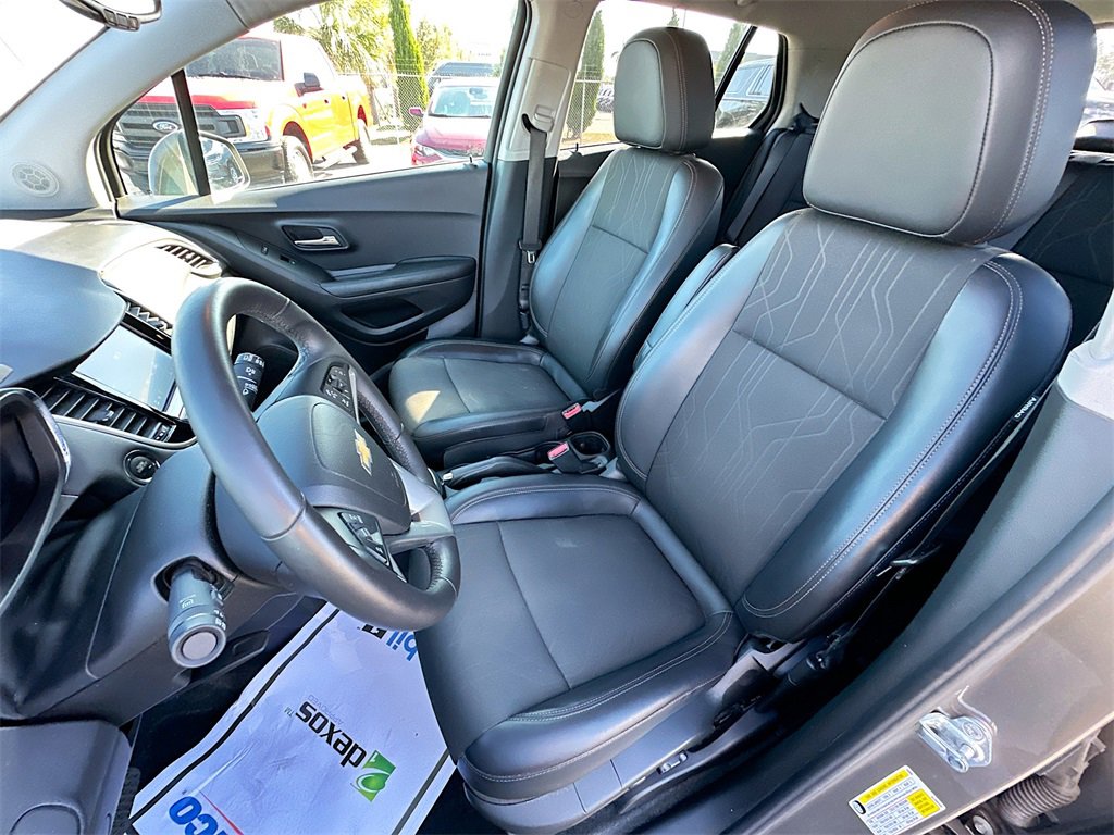 Certified 2022 Chevrolet Trax LT w/ LT Convenience Package image 19