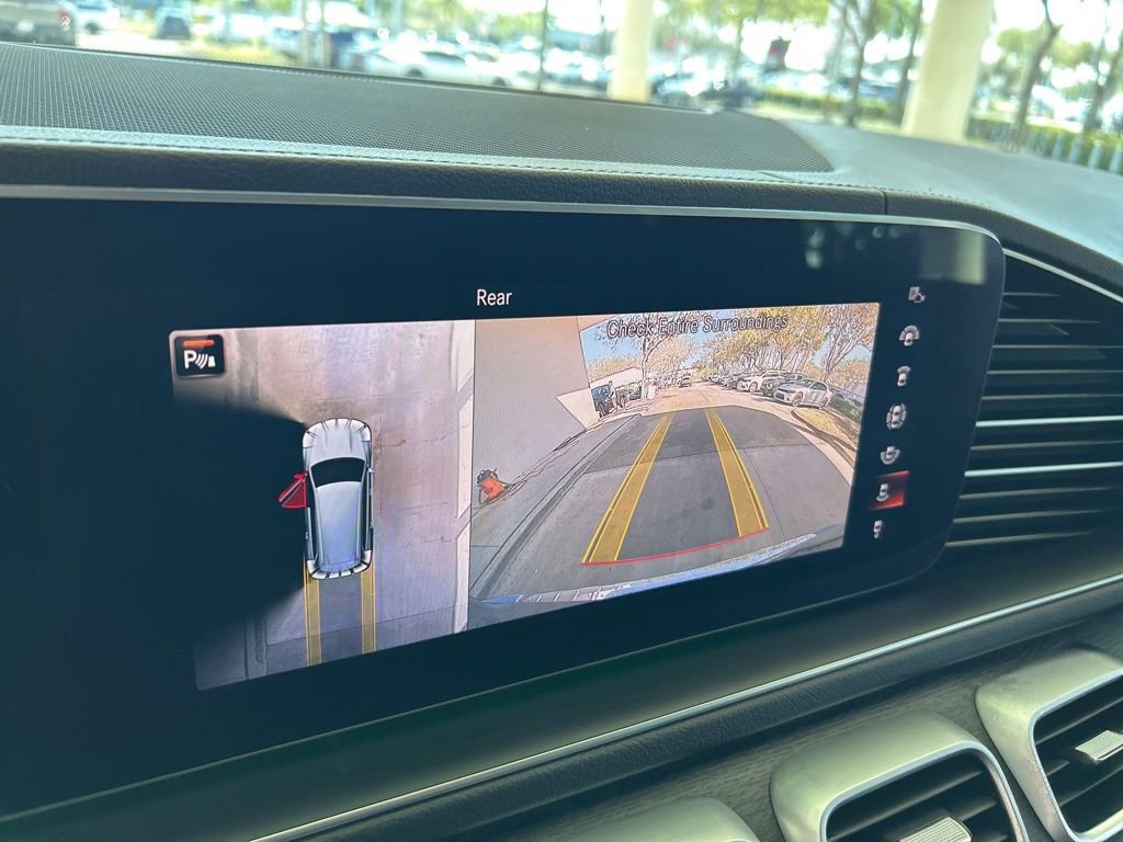 Used 2023 Mercedes-Benz GLS 450 4MATIC w/ AMG Line Exterior image 9